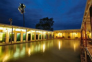 caledonspahotel.jpg